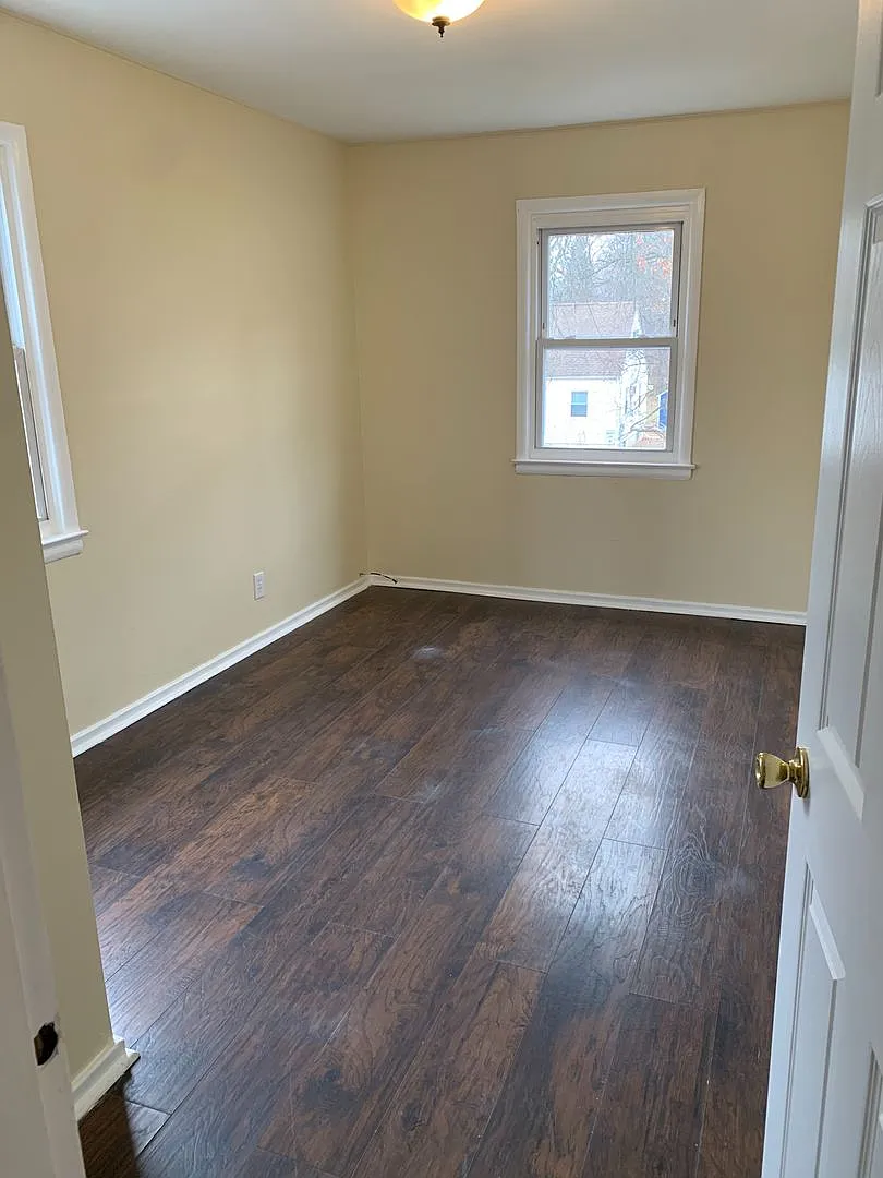 Building Photo - 23 Glenwood Ave #D