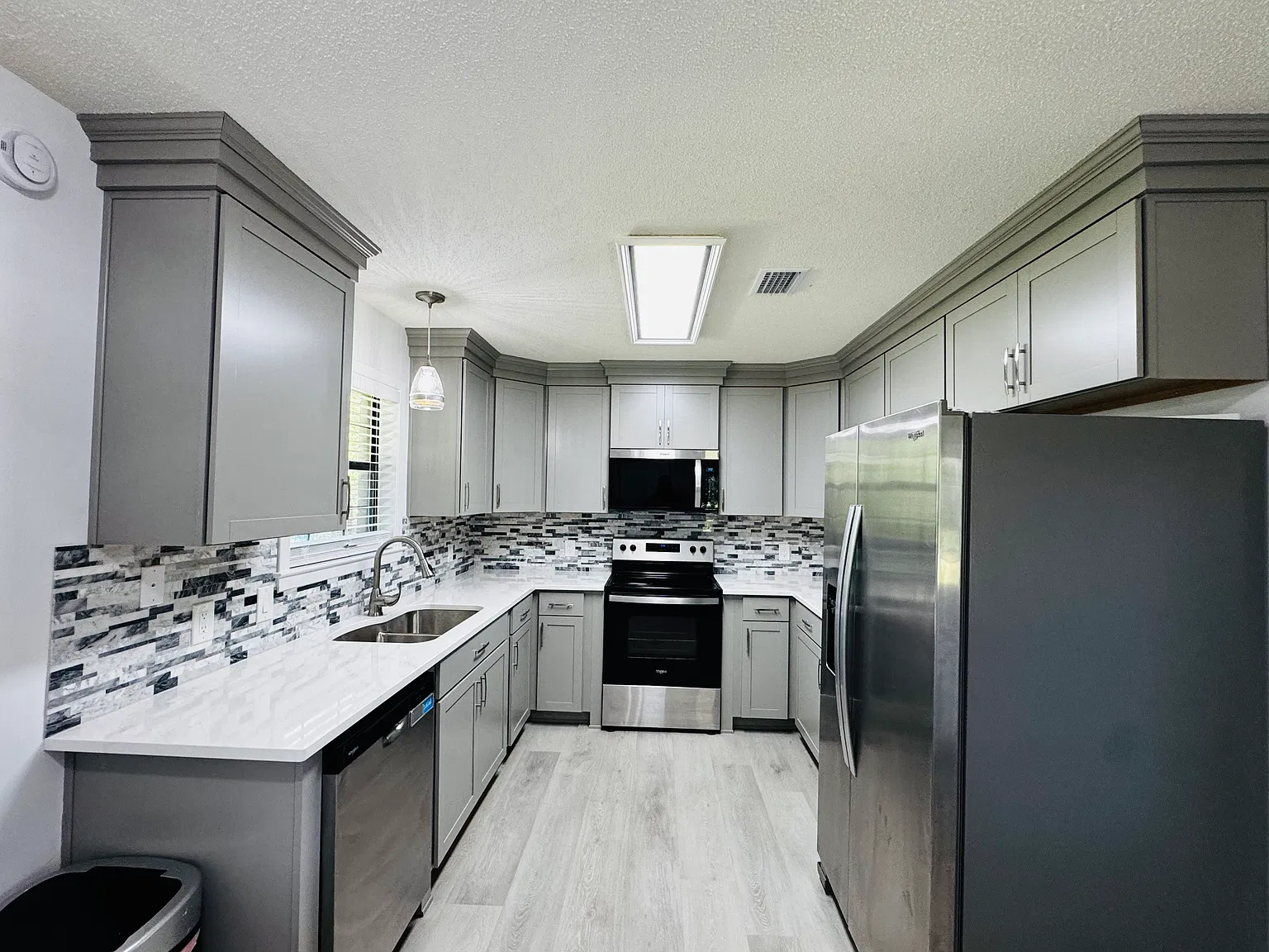 3 bed, 1008 sqft, $2,000 — Photo 3