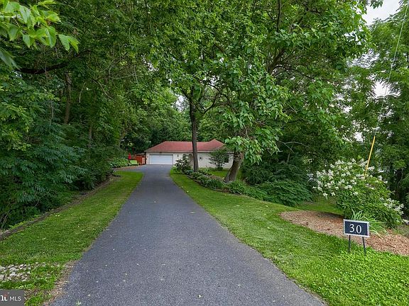 2nd image of 30 Willis Ln