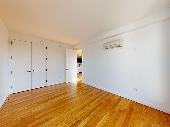 5th image of 1348 Ocean Ave #2R