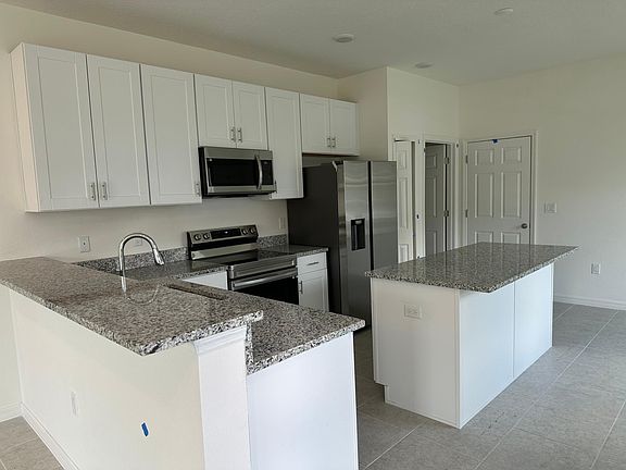 3rd image of 34222 Cinder Way #1