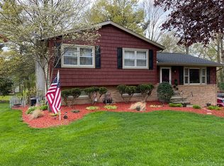 418 Bonshire Rd, Akron, OH 44319