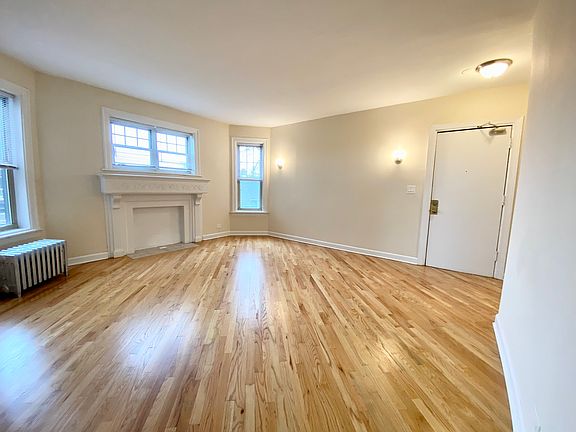 2nd image of 1628 W Lunt Ave #3A