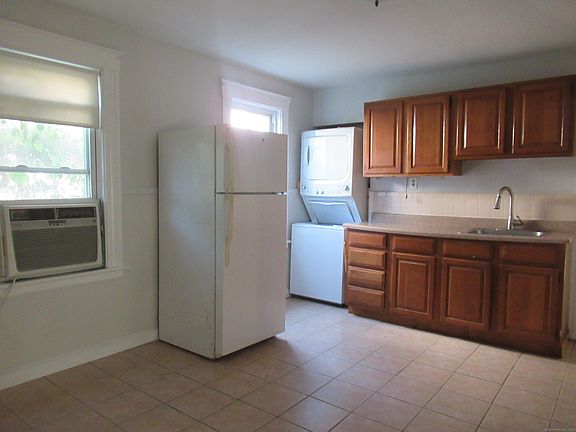 2nd image of 783 Brewster St Floor 1