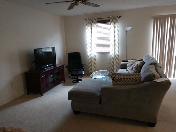 4th image of 440 Maywood Way