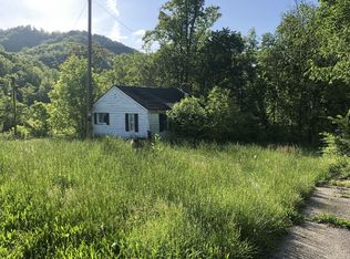 7283 Coal River Rd, Naoma, WV 25140
