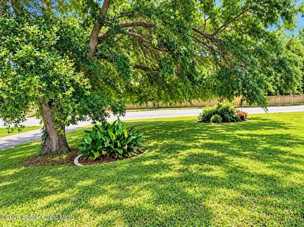 1036 8th St SW, Vero Beach, FL 32962