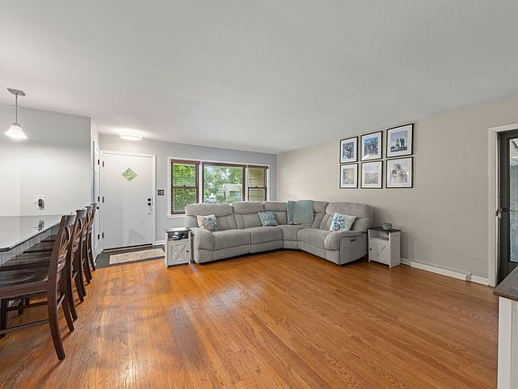 3rd image of 1020 S Gables Blvd