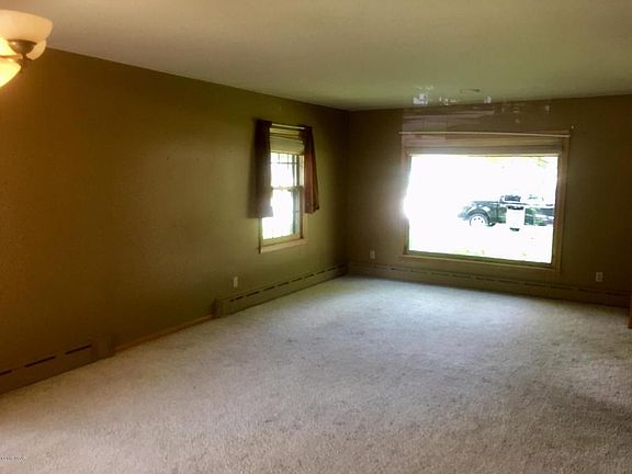 5th image of 121 Dogwood Ave SW