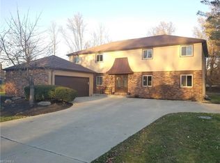 4021 Harding Dr, Westlake, OH 44145