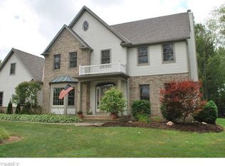 8376 Emerald Glen Ct, Willoughby, OH 44094