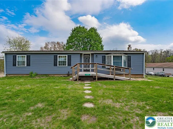 3310 Friedens Rd, Slatington, PA 18080