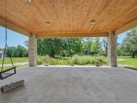 2nd image of 25303 NE 169th Hwy
