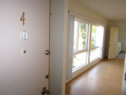 5th image of 839 S Plymouth Blvd APT 4