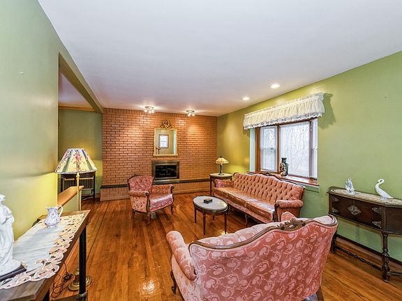 5th image of 69-51 178th St