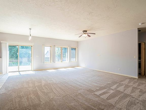 5th image of 115 W Creek Dr
