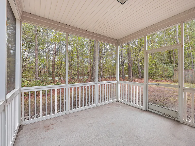 8518 Sentry Cir — Photo 30