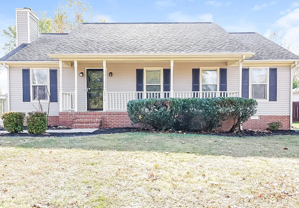 2319 Bennington Dr