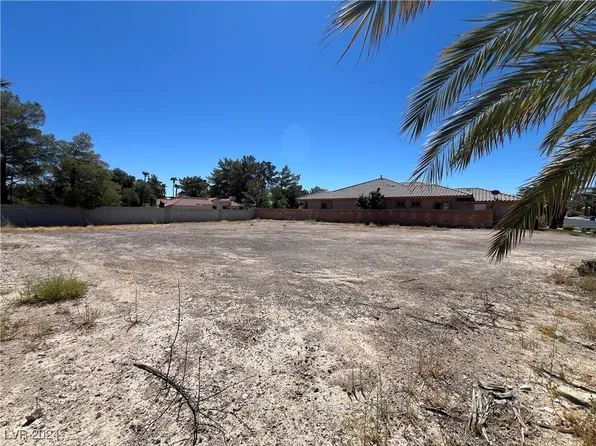 3718 Gershon Ct, Las Vegas, NV 89121