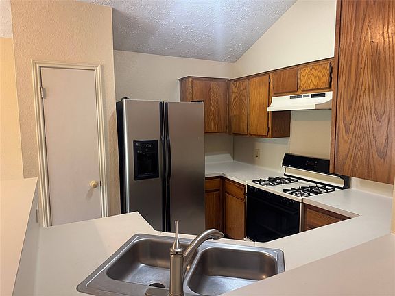 4th image of 20507 Broughwood Cir #20507