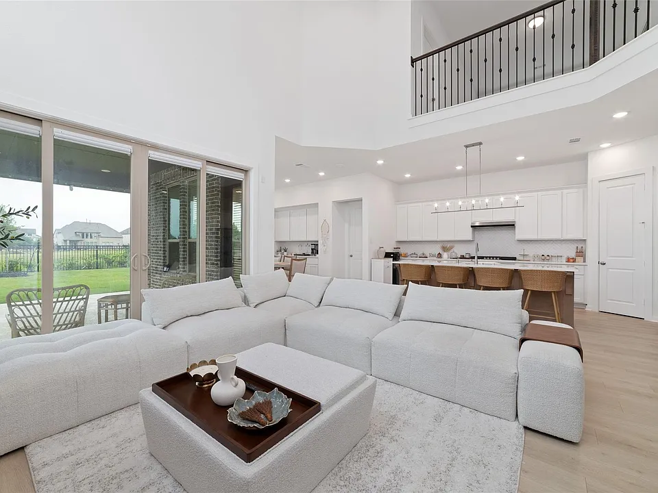 24711 Hibiscus Garden Way