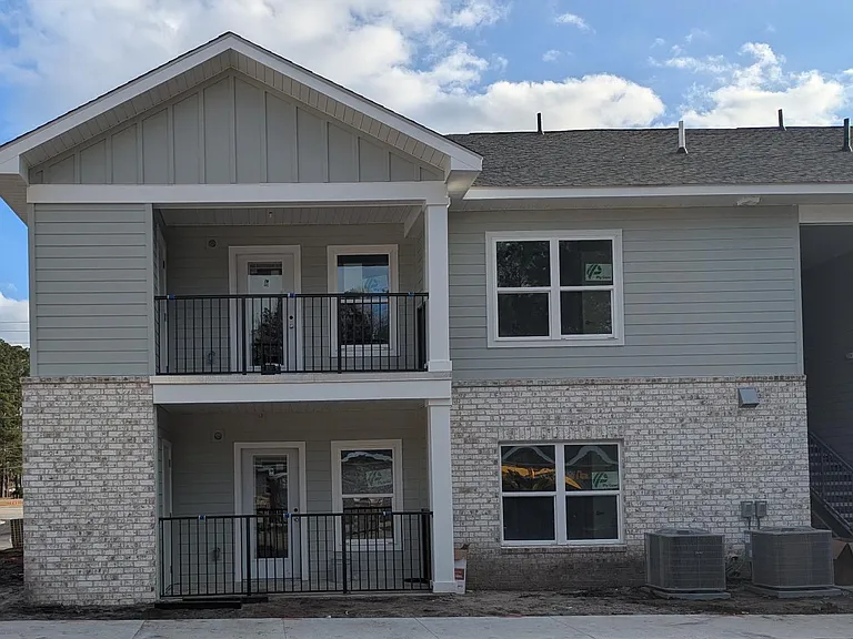 Waterford Apartments — Photo 3