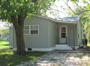 516 Roosevelt Ave, Wood River, IL 62095