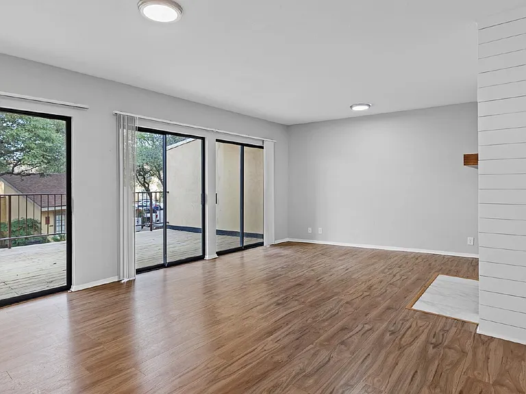 8642 Fredericksburg Rd #405 — Photo 7