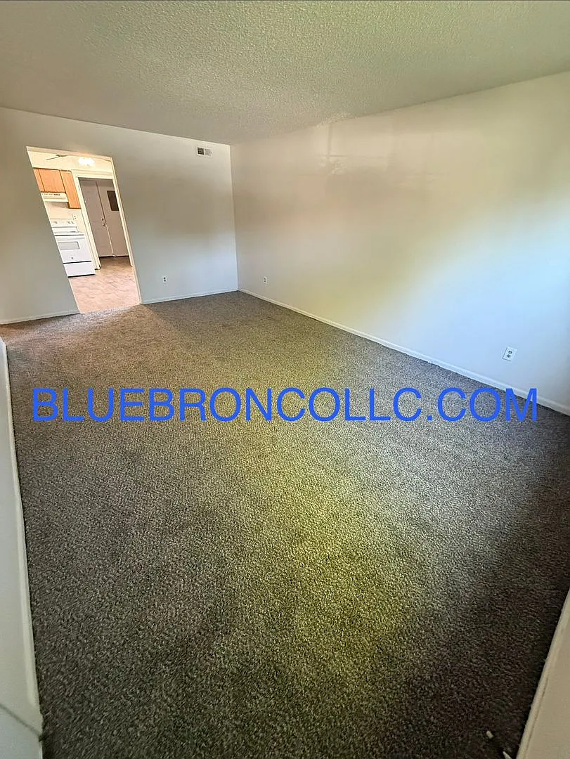Building Photo - Updated 2-Bedroom Apartment in Raytown