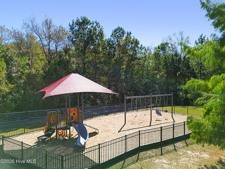 601 Creekway Cir SE — Photo 35