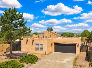 7516 Sagebrush Rd, Santa Fe, NM 87507