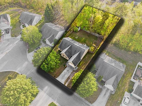 3rd image of 5276 Mount Hope Dr