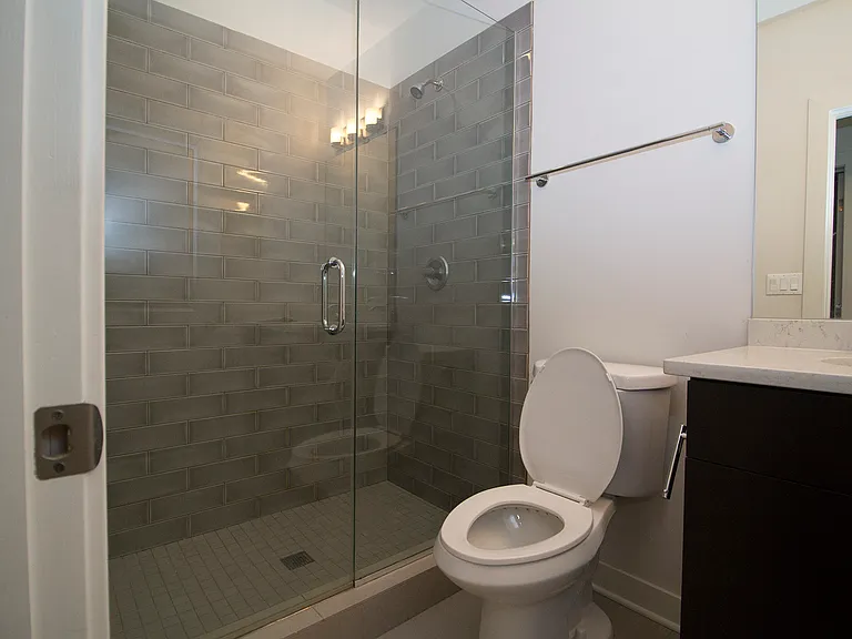 751-53 W Buckingham Pl — Photo 14