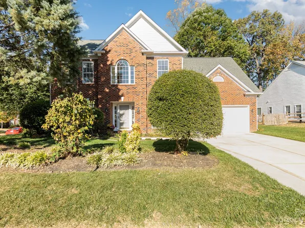 7303 Ridgefield Dr, Charlotte, NC 28269