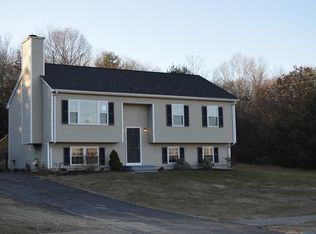 4 Carol Ln, Blackstone, MA 01504