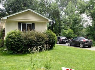 767 Elk Lake Dr, Waymart, PA 18472
