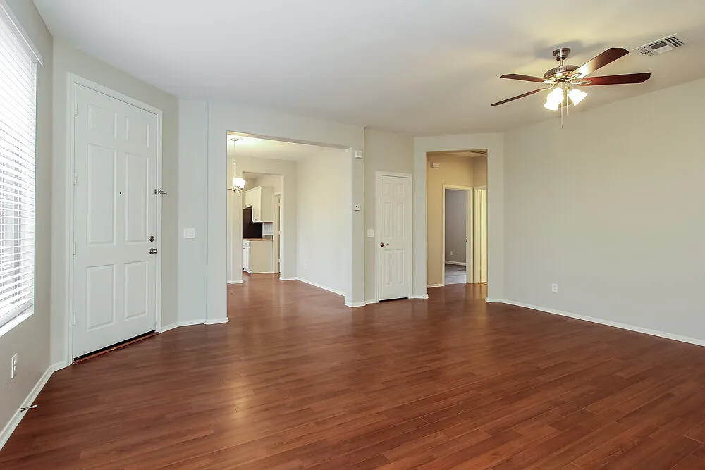 3 bed, 2.0 bath, 1577 sqft, $2,455 — Photo 4