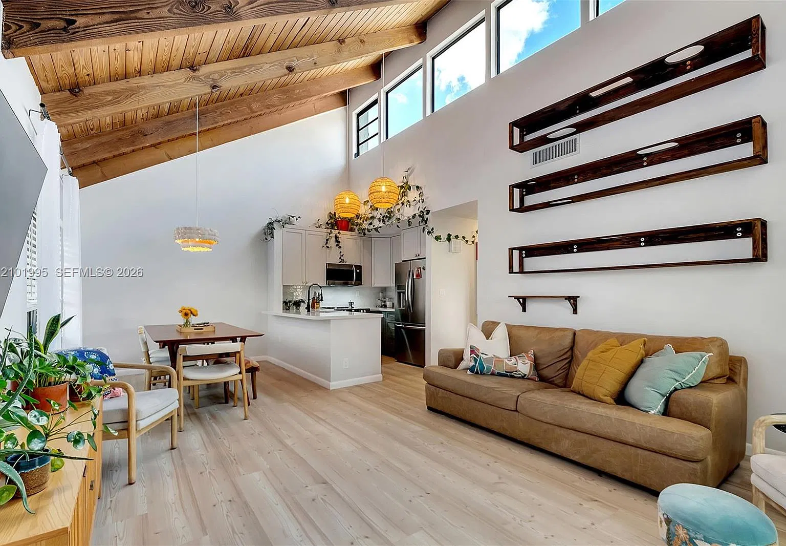Kendall Trace Condo — Photo 2