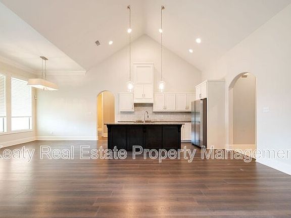 2nd image of 204 Sleepy Brook Rd