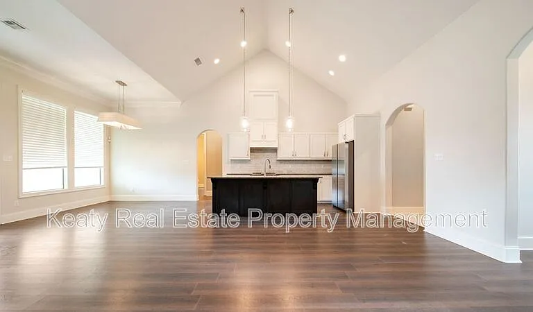 204 Sleepy Brook Rd — Photo 2
