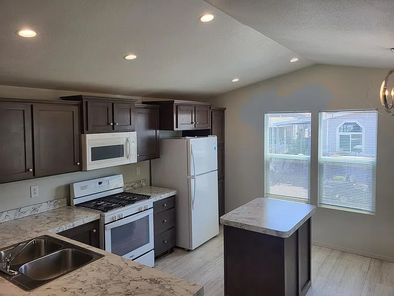 415 N Akers Rd #126 — Photo 5