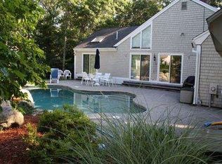 151 Glenneagle Dr, Mashpee, MA 02649