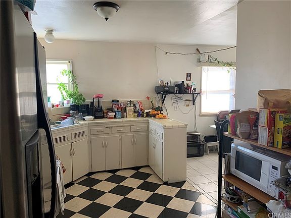 4th image of 856 Washington Ave