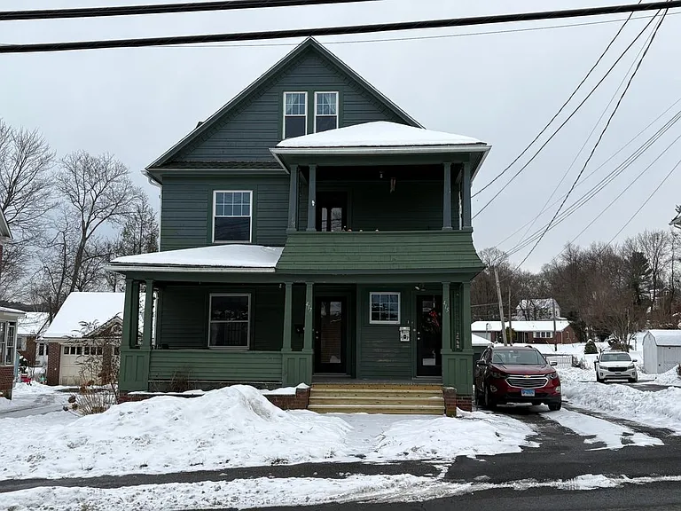 415 Litchfield St — Photo 2