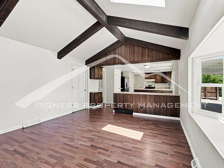 2896 S Paris St — Photo 9
