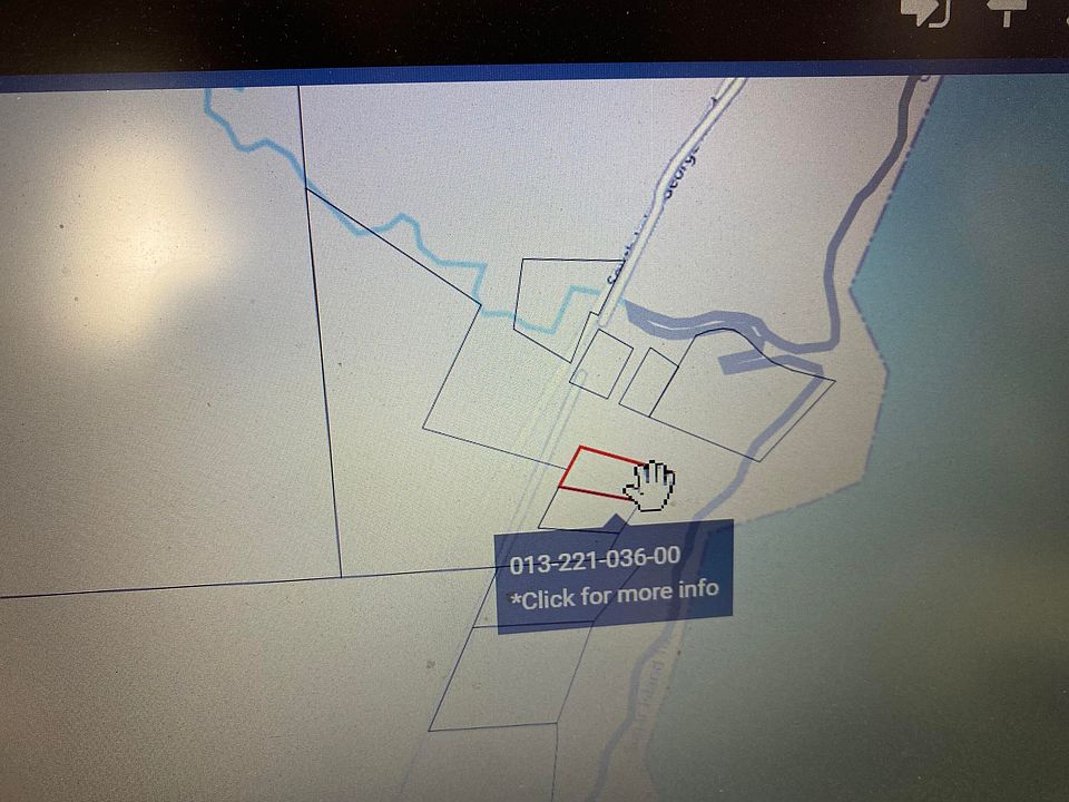 2nd image of 207FT S Lake George Rd
