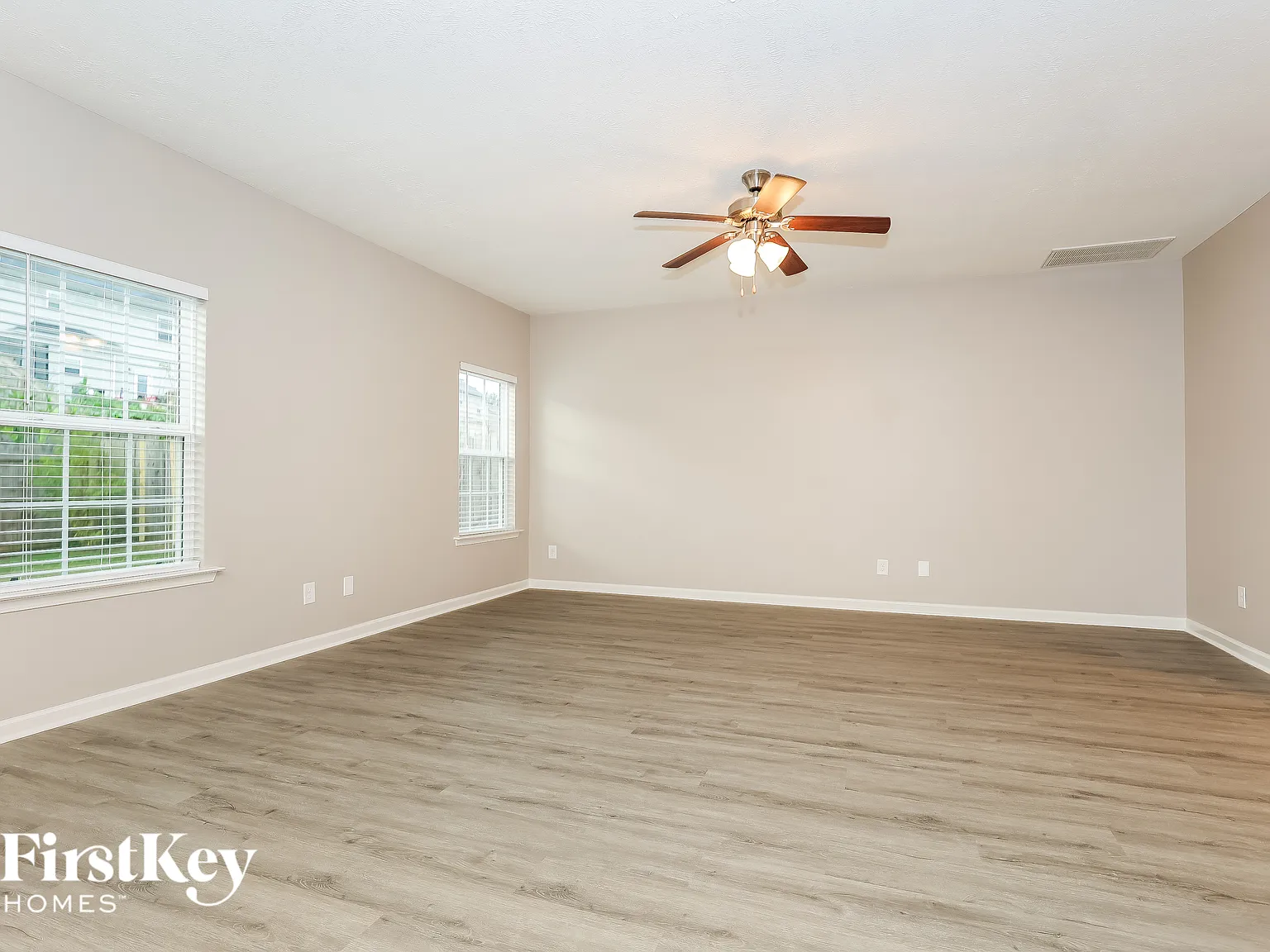 3 bed, 2.5 bath, 1679 sqft, $2,220 — Photo 3