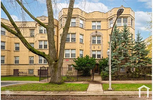 6308 N Artesian Ave #3 Photo 1