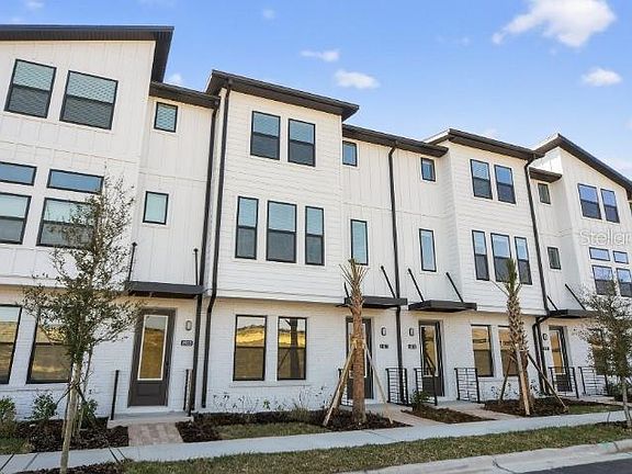 2nd image of 15327 Hamlin Park Dr