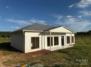 2144 Pace Rd, Hendersonville, NC 28792